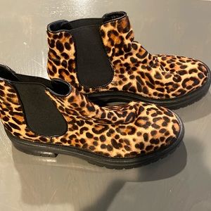 Kenneth Cole slip on boots